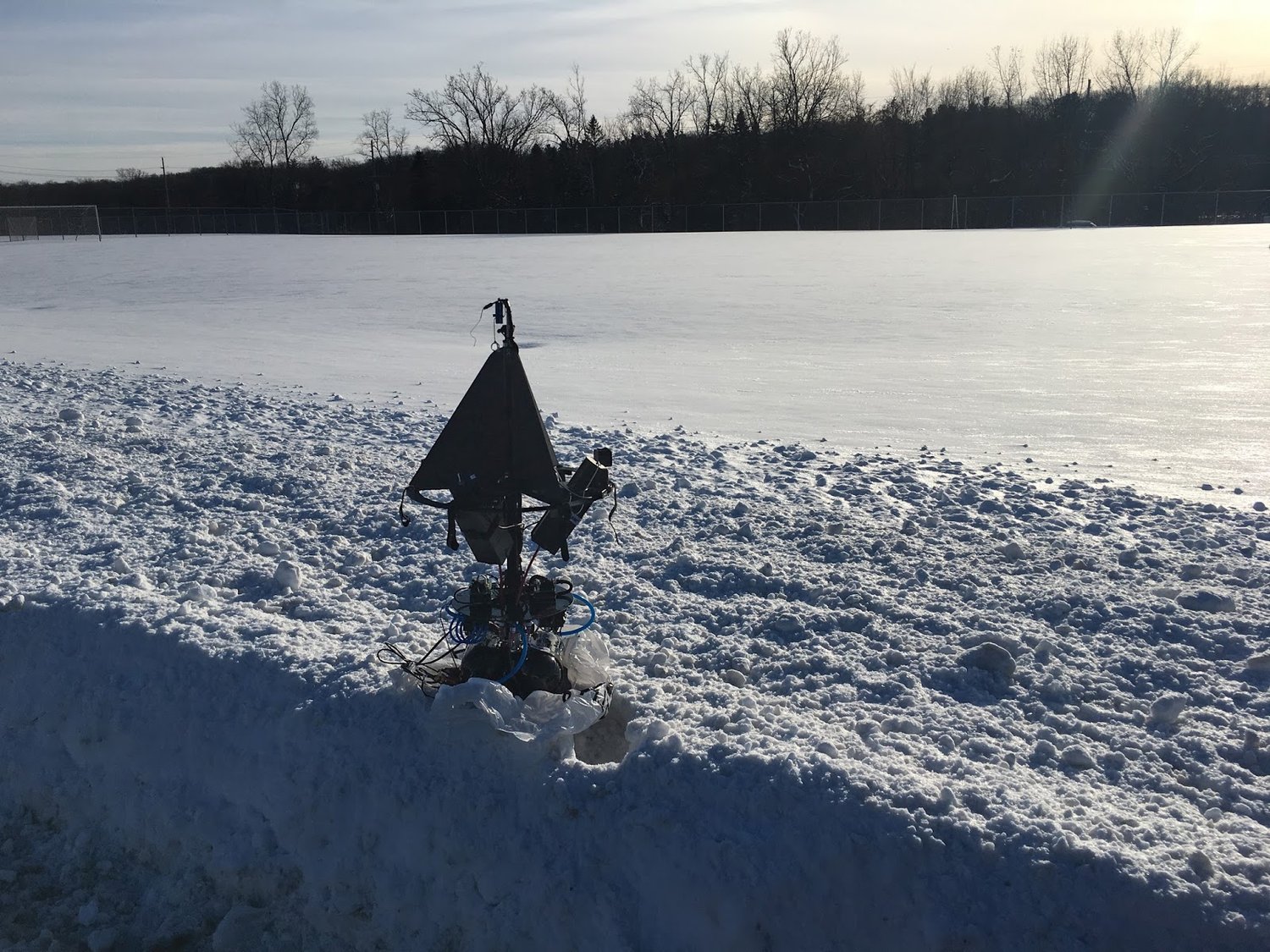 Is this an Imperial Probe Droid&nbsp;on Hoth&nbsp;or the HAPP core in a snowy field?